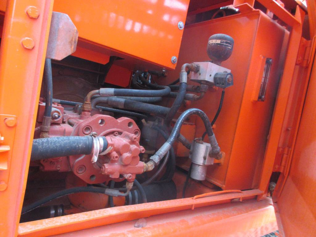 Doosan DH 150 LC-7 - Escavatore gommato: foto 5 Doosan DH 150 LC-7 - Escavatore gommato: foto 5