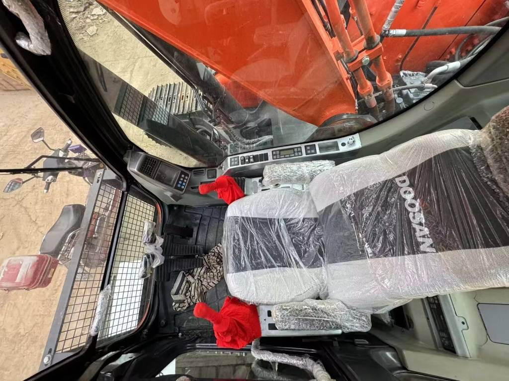 Doosan DX 300 - Escavatore cingolato: foto 2 Doosan DX 300 - Escavatore cingolato: foto 2