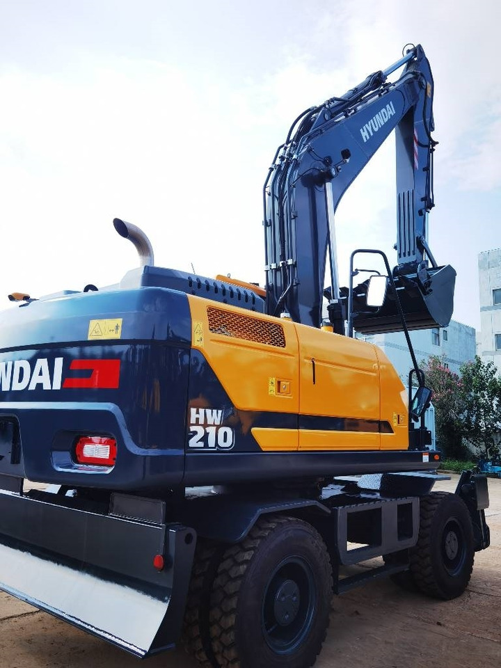 Escavatore gommato Hyundai 210W-9: foto 7