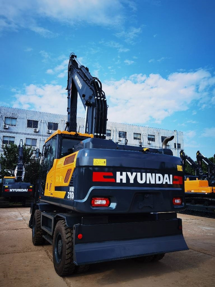 Escavatore gommato Hyundai 210W-9: foto 6