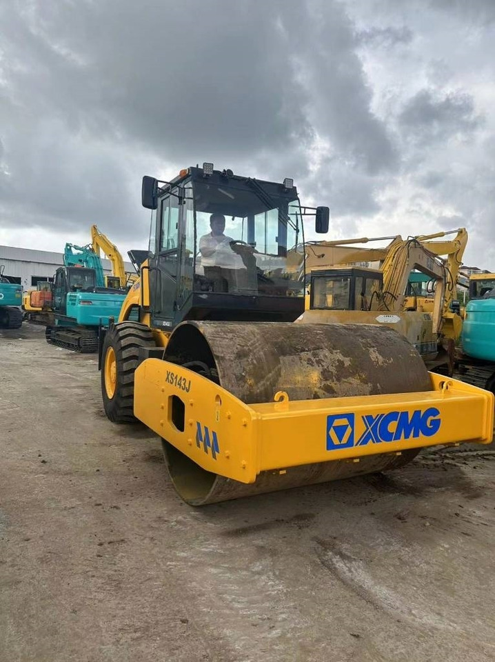 XCMG XS 143 - Rullo compattatore/ Rullo compressore: foto 2 XCMG XS 143 - Rullo compattatore/ Rullo compressore: foto 2