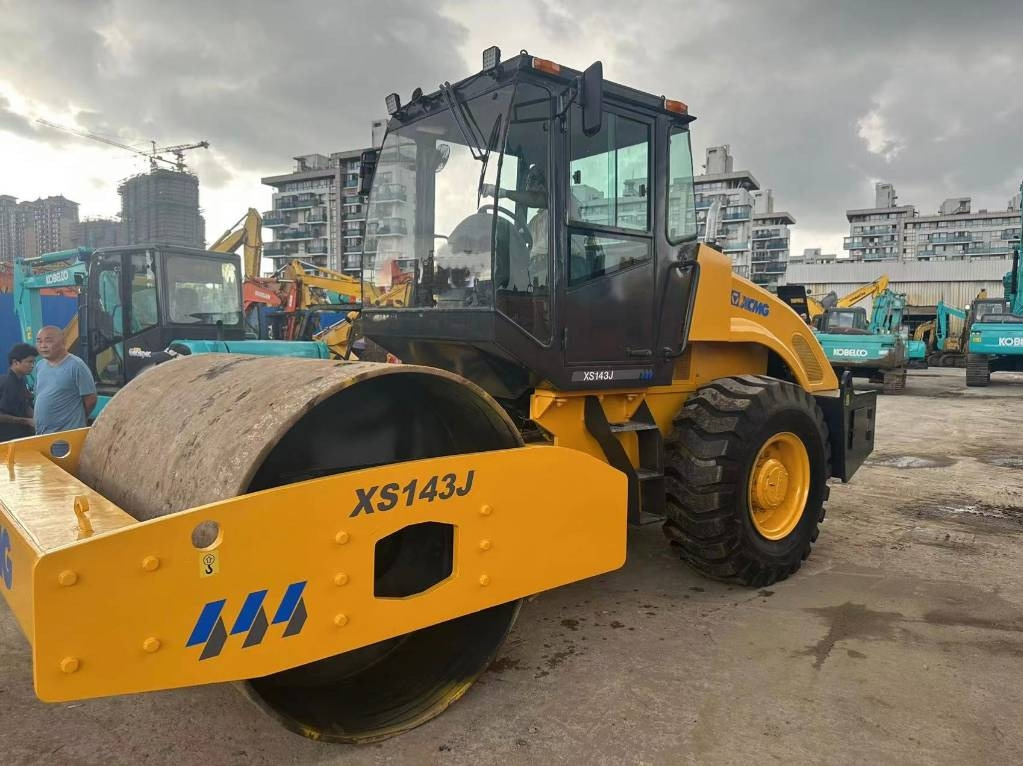 XCMG XS 143 - Rullo compattatore/ Rullo compressore: foto 1 XCMG XS 143 - Rullo compattatore/ Rullo compressore: foto 1