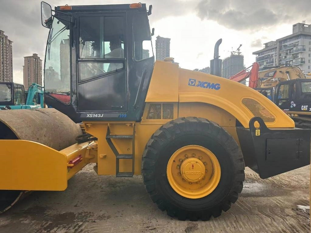 XCMG XS 143 - Rullo compattatore/ Rullo compressore: foto 4 XCMG XS 143 - Rullo compattatore/ Rullo compressore: foto 4