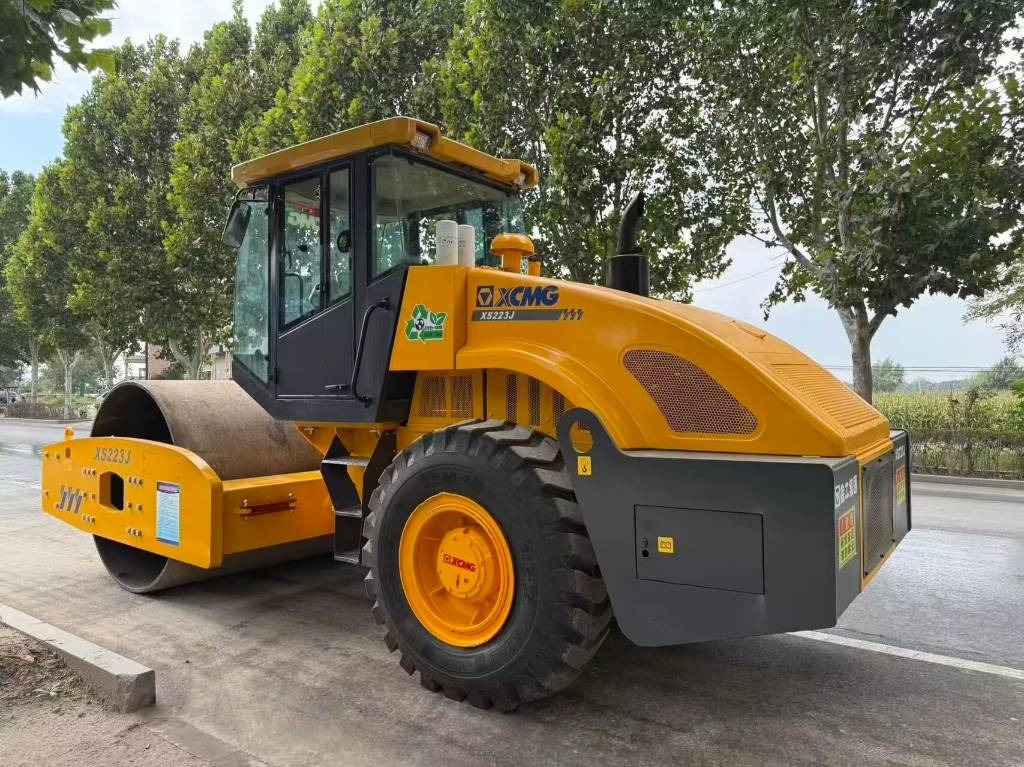 XCMG XS 223 J - Rullo compattatore/ Rullo compressore: foto 2 XCMG XS 223 J - Rullo compattatore/ Rullo compressore: foto 2