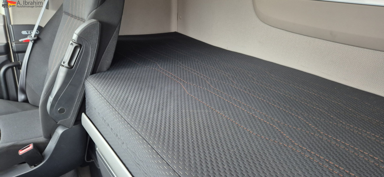 Daf XF 450 FAR Edscha Liftachse auch als Komplettzug !! - Camion centinato: foto 3 Daf XF 450 FAR Edscha Liftachse auch als Komplettzug !! - Camion centinato: foto 3