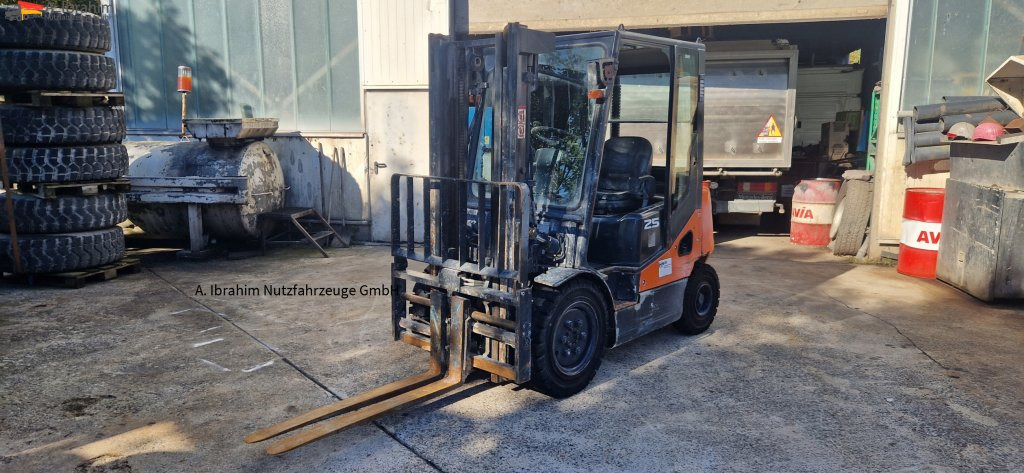 Doosan D25-5 Duplexmast, Seitenverschiebung, autom. Gabelverst. - Carrello elevatore diesel: foto 1 Doosan D25-5 Duplexmast, Seitenverschiebung, autom. Gabelverst. - Carrello elevatore diesel: foto 1