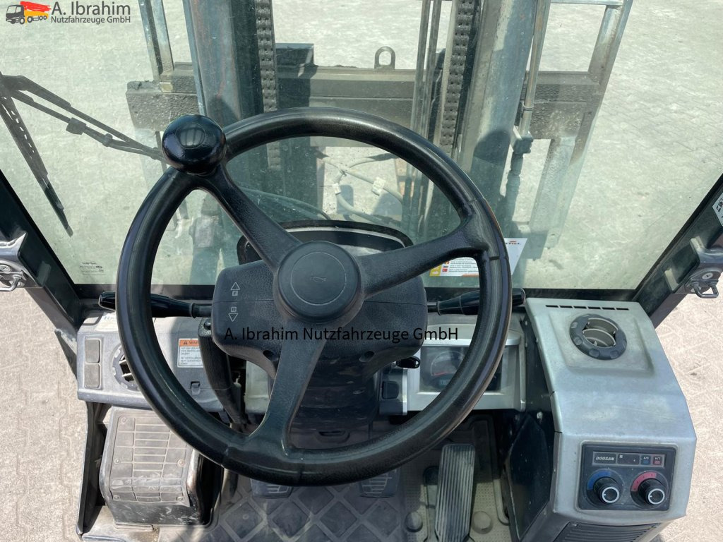 Doosan D30S-7 3000 kg Tragkraft Guter Zustand - Carrello elevatore diesel: foto 4 Doosan D30S-7 3000 kg Tragkraft Guter Zustand - Carrello elevatore diesel: foto 4
