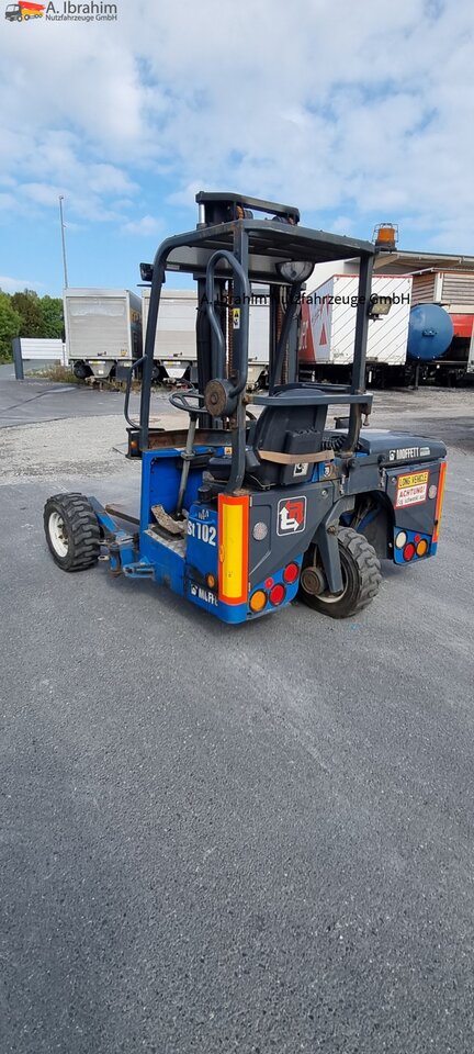 M4-25.3F Moffett Mitnahmestapler - Carrello elevatore trasportabile: foto 3 M4-25.3F Moffett Mitnahmestapler - Carrello elevatore trasportabile: foto 3