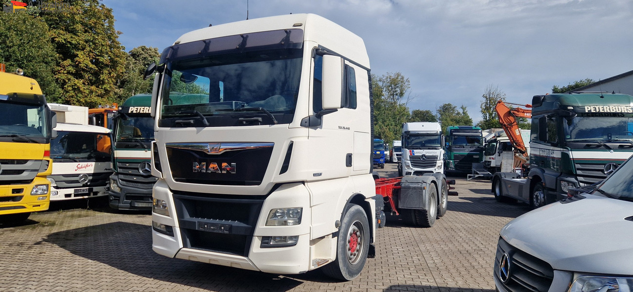 MAN 26.440 TGX, Chassis 7,80 m lang 4,85 m Radstand - Autocarro telaio: foto 1 MAN 26.440 TGX, Chassis 7,80 m lang 4,85 m Radstand - Autocarro telaio: foto 1