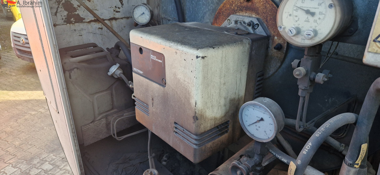 MAN TGA Asphaltspritze Schäfer 20 000 Liters - Camion cisterna: foto 4 MAN TGA Asphaltspritze Schäfer 20 000 Liters - Camion cisterna: foto 4