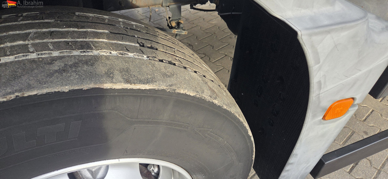 MAN TGM 18.290 Carrier Supra 950 U | LBW | 2 Kammer MT | Schneeketten - Autocarro frigorifero: foto 5 MAN TGM 18.290 Carrier Supra 950 U | LBW | 2 Kammer MT | Schneeketten - Autocarro frigorifero: foto 5