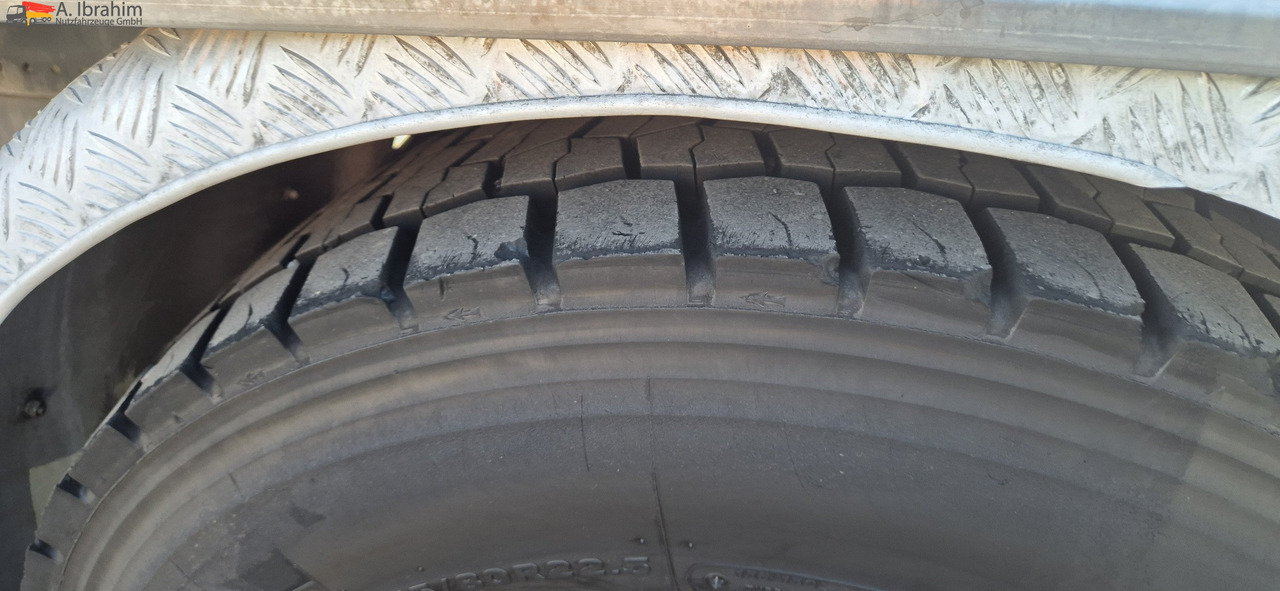 Autocarro ribaltabile, Camion con gru Mercedes-Benz 1824 Kipper Kran, Edelstahlaufbau Tierentsorgung: foto 7 Autocarro ribaltabile, Camion con gru Mercedes-Benz 1824 Kipper Kran, Edelstahlaufbau Tierentsorgung: foto 7