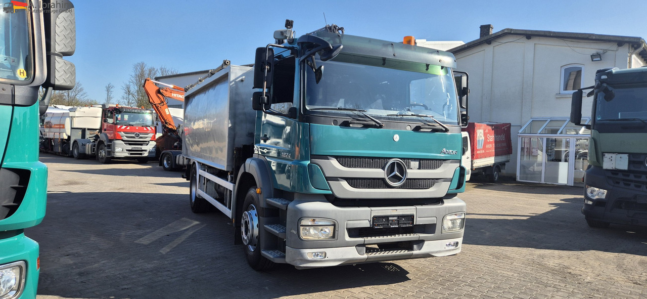 Autocarro ribaltabile, Camion con gru Mercedes-Benz 1824 Kipper Kran, Edelstahlaufbau Tierentsorgung: foto 9 Autocarro ribaltabile, Camion con gru Mercedes-Benz 1824 Kipper Kran, Edelstahlaufbau Tierentsorgung: foto 9