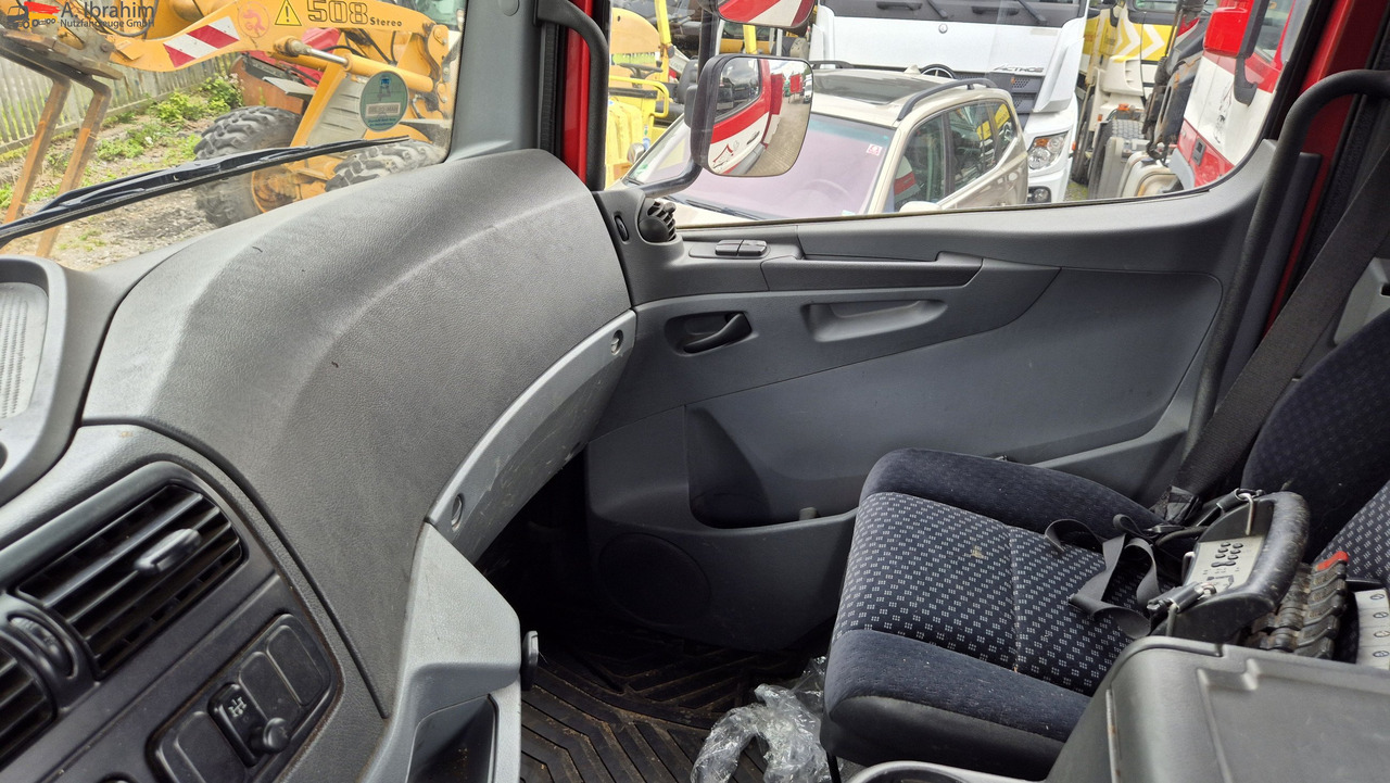 Mercedes-Benz 1829L mit Kran HIAB 111 Hiduo , Funk FB - Autocarro con pianale/ Cassone fisso, Camion con gru: foto 3 Mercedes-Benz 1829L mit Kran HIAB 111 Hiduo , Funk FB - Autocarro con pianale/ Cassone fisso, Camion con gru: foto 3