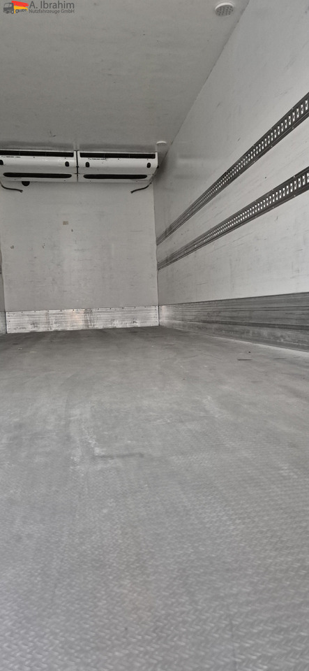 Mercedes-Benz 1830L Thermoking UT1200 - Autocarro frigorifero: foto 5 Mercedes-Benz 1830L Thermoking UT1200 - Autocarro frigorifero: foto 5