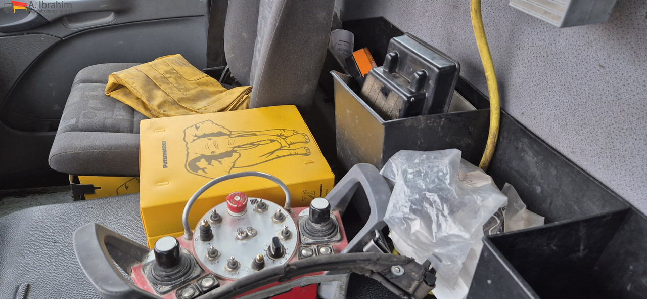 Mercedes-Benz 3241 PM 21-3 Liebherr 7 cbm PUMI Putzmeister Liebherr - Betonpompa: foto 3 Mercedes-Benz 3241 PM 21-3 Liebherr 7 cbm PUMI Putzmeister Liebherr - Betonpompa: foto 3