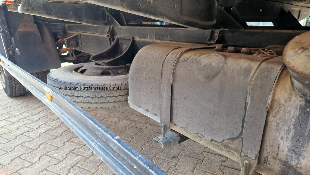 Mercedes-Benz DB 813 Pritsche Kran H- Kennzeichen,Oldtimer ein Stück Geschichte - Furgone con cassone fisso: foto 4 Mercedes-Benz DB 813 Pritsche Kran H- Kennzeichen,Oldtimer ein Stück Geschichte - Furgone con cassone fisso: foto 4