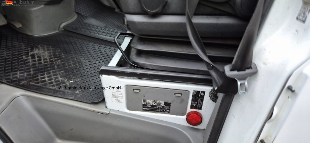Mercedes-Benz Sprinter DB 319 CDI Automatik, Tempomat, ATM bei 290 tkm - Carro attrezzi: foto 4 Mercedes-Benz Sprinter DB 319 CDI Automatik, Tempomat, ATM bei 290 tkm - Carro attrezzi: foto 4