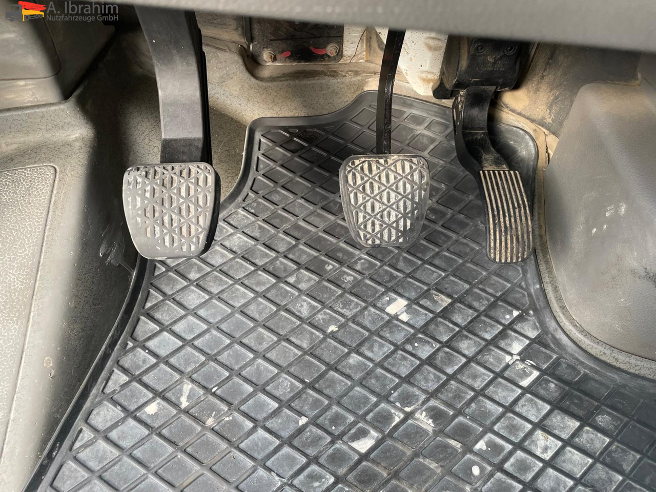 Mercedes-Benz Sprinter DB 319 CDI Geschlossen Kasten | 15 m³ | V6 | 4.5 m Radstand - Furgone chiuso: foto 2 Mercedes-Benz Sprinter DB 319 CDI Geschlossen Kasten | 15 m³ | V6 | 4.5 m Radstand - Furgone chiuso: foto 2