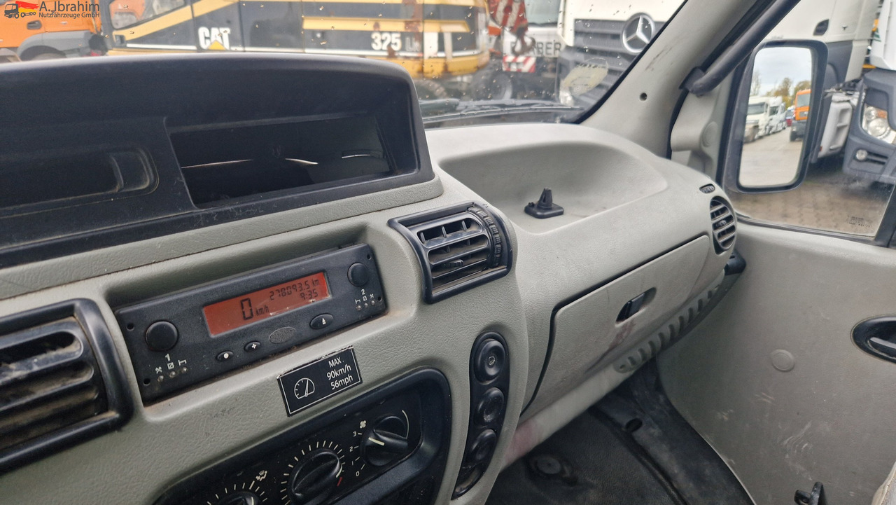 Renault 52AF, zwillingsbereift 2.8 nicht neu, aber läuft, - Furgone chiuso: foto 5 Renault 52AF, zwillingsbereift 2.8 nicht neu, aber läuft, - Furgone chiuso: foto 5