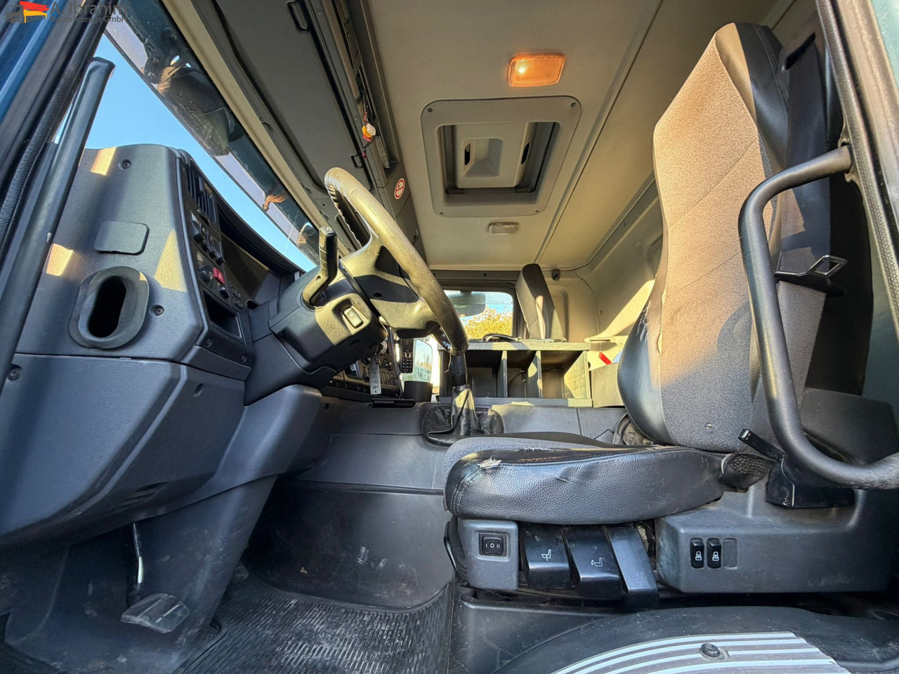 Scania B4X2 Edelstahlkipper für Tierkörperbeseitigung Kran MKG - Camion immondizia: foto 2 Scania B4X2 Edelstahlkipper für Tierkörperbeseitigung Kran MKG - Camion immondizia: foto 2