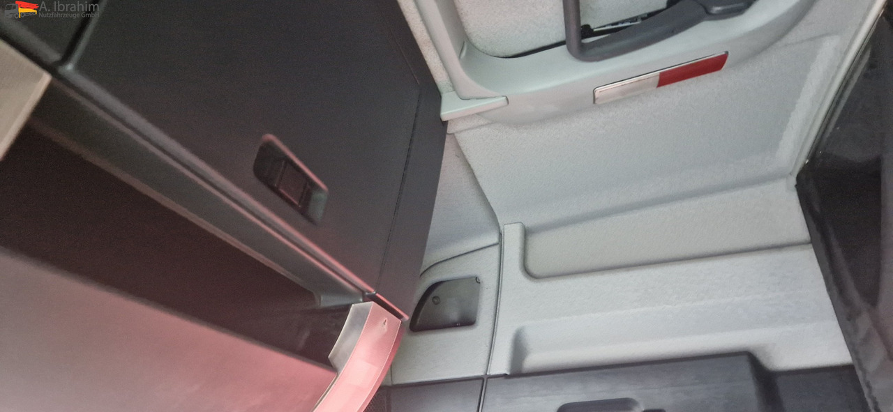 MAN TGS 18.400 PTO für Kompressor Retarder, deutsches Fahrzeug, - Trattore stradale: foto 5 MAN TGS 18.400 PTO für Kompressor Retarder, deutsches Fahrzeug, - Trattore stradale: foto 5