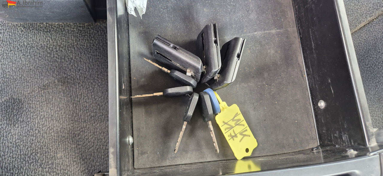 Mercedes-Benz DB 1842H 4x4 Hydrodrive Scheckheft bei Mercedes - Trattore stradale: foto 4 Mercedes-Benz DB 1842H 4x4 Hydrodrive Scheckheft bei Mercedes - Trattore stradale: foto 4