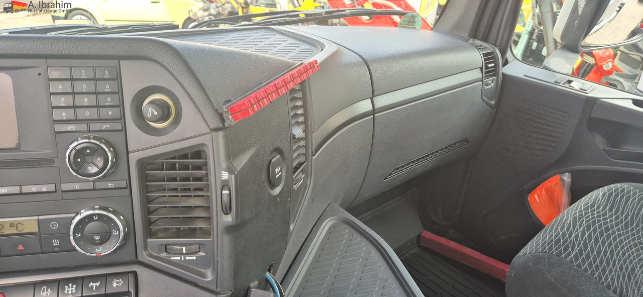 Mercedes-Benz DB 1842H 4x4 Hydrodrive Scheckheft bei Mercedes - Trattore stradale: foto 2 Mercedes-Benz DB 1842H 4x4 Hydrodrive Scheckheft bei Mercedes - Trattore stradale: foto 2