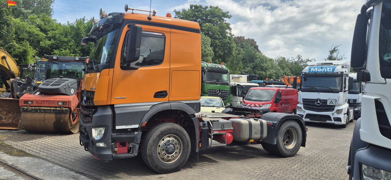 Mercedes-Benz DB 1846 H 4x4 Topzustand einsatzbereit - Trattore stradale: foto 1 Mercedes-Benz DB 1846 H 4x4 Topzustand einsatzbereit - Trattore stradale: foto 1