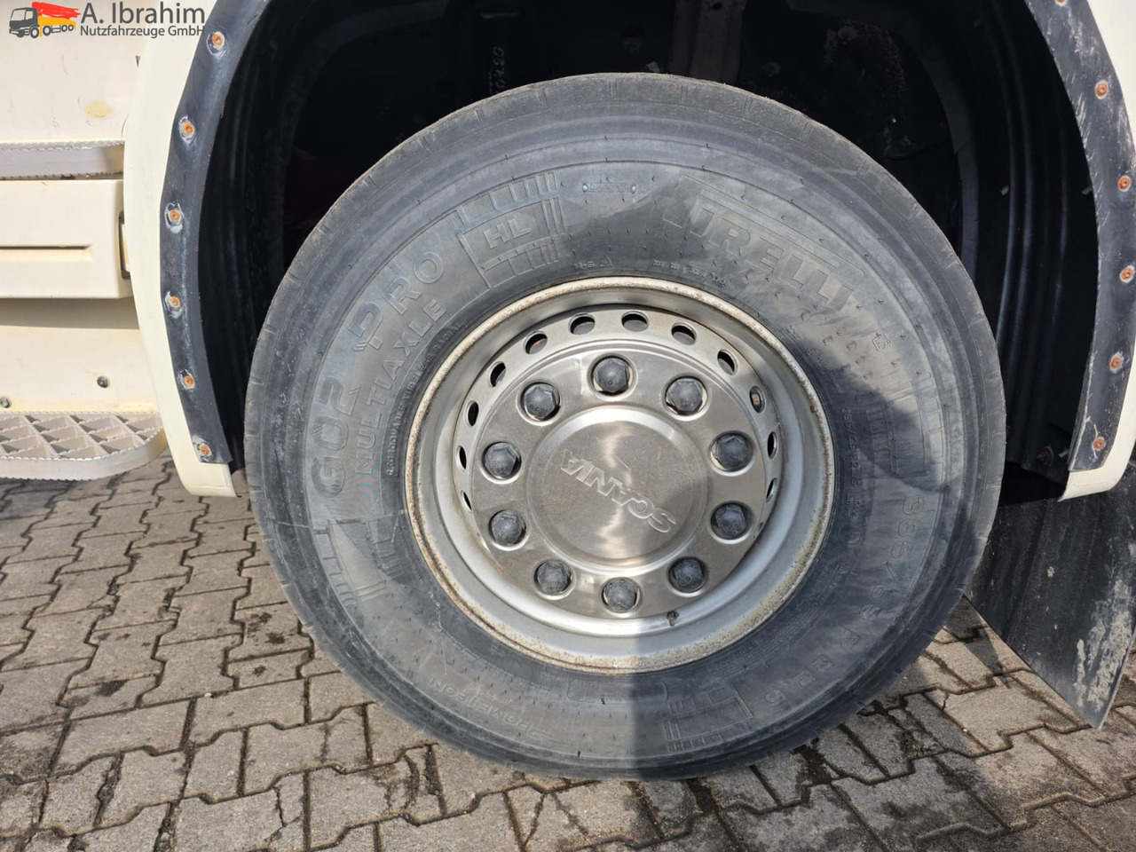 Scania R560 | 6x4 | V8 | Blatt Blatt | Schaltgetriebe | Kipphydraulik | Klima | Trommelbremse| 3 Pedals - Trattore stradale: foto 4 Scania R560 | 6x4 | V8 | Blatt Blatt | Schaltgetriebe | Kipphydraulik | Klima | Trommelbremse| 3 Pedals - Trattore stradale: foto 4