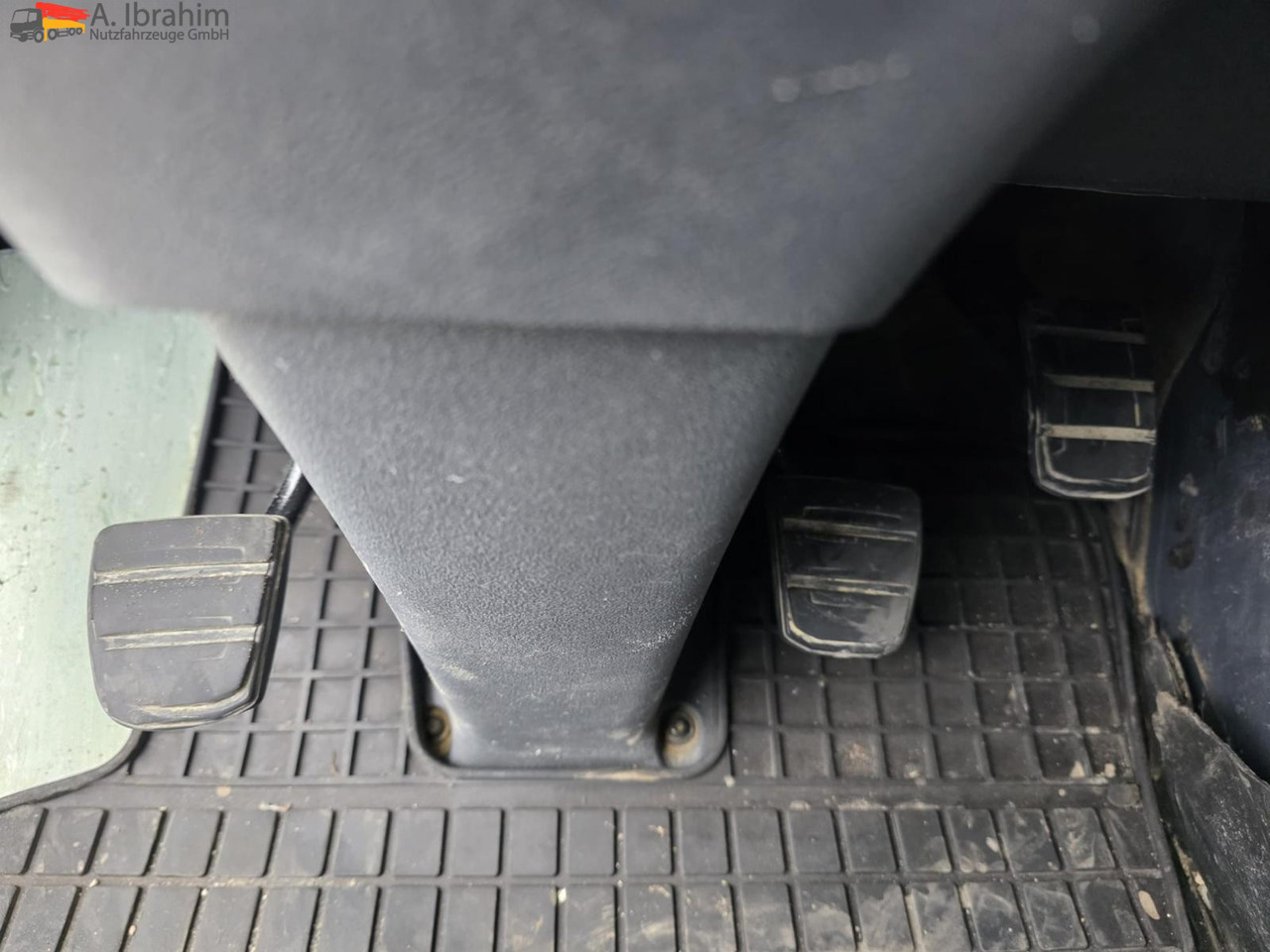 Scania R560 | 6x4 | V8 | Blatt Blatt | Schaltgetriebe |Kipphydraulik | Klima | Trommelbremse| 3 Pedals - Trattore stradale: foto 5 Scania R560 | 6x4 | V8 | Blatt Blatt | Schaltgetriebe |Kipphydraulik | Klima | Trommelbremse| 3 Pedals - Trattore stradale: foto 5