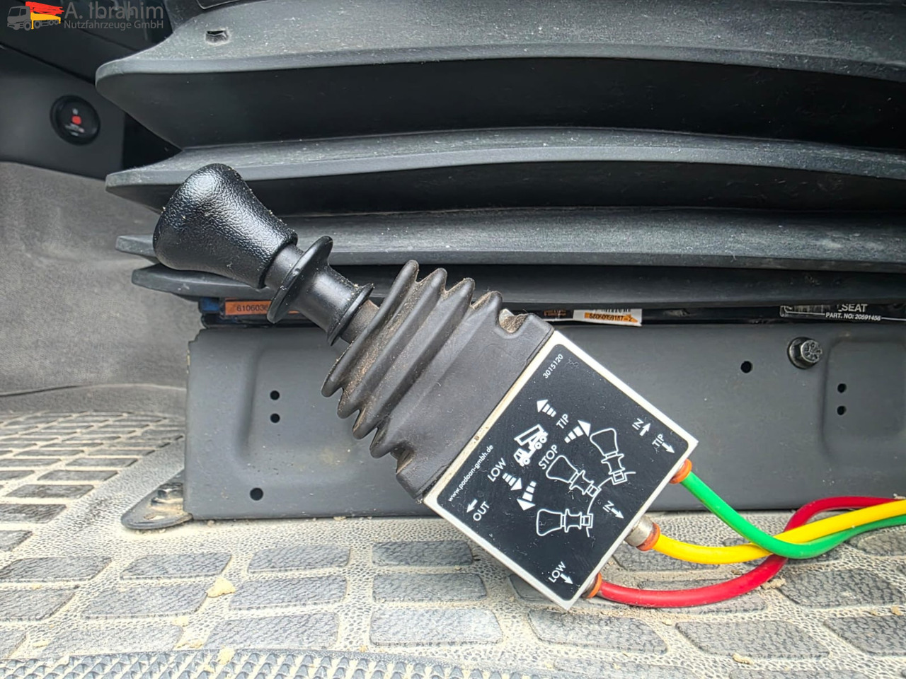 Volvo FH 520 | 6x4 | Schaltgetriebe | Blatt Blatt Klima | Trommelbremse | 3 Pedals - Trattore stradale: foto 4 Volvo FH 520 | 6x4 | Schaltgetriebe | Blatt Blatt Klima | Trommelbremse | 3 Pedals - Trattore stradale: foto 4