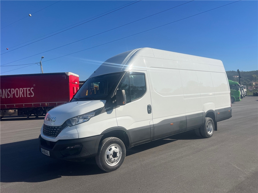 Iveco 35C16 - Furgone chiuso: foto 1 Iveco 35C16 - Furgone chiuso: foto 1