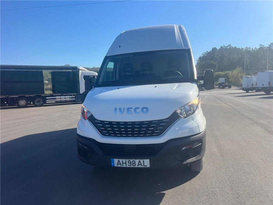 Iveco 35C16 - Furgone chiuso: foto 2 Iveco 35C16 - Furgone chiuso: foto 2