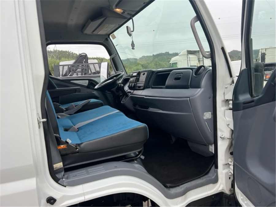 Autocarro cella isotermica Mitsubishi 7C18: foto 9