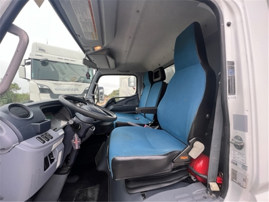 Autocarro cella isotermica Mitsubishi 7C18: foto 8