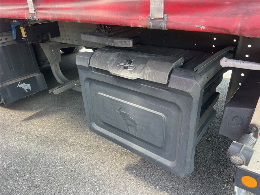 Semirimorchio centinato SCHMITZ CARGOBULL SCB-S3T TETO ELEVAR: foto 8 Semirimorchio centinato SCHMITZ CARGOBULL SCB-S3T TETO ELEVAR: foto 8