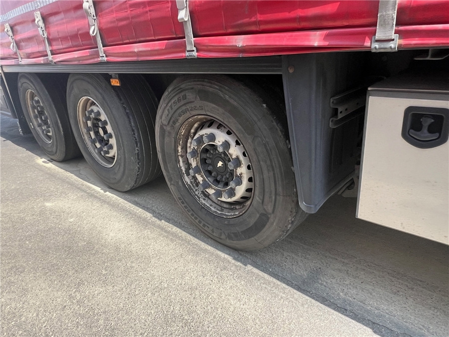 Semirimorchio centinato SCHMITZ CARGOBULL SCB-S3T TETO ELEVAR: foto 8