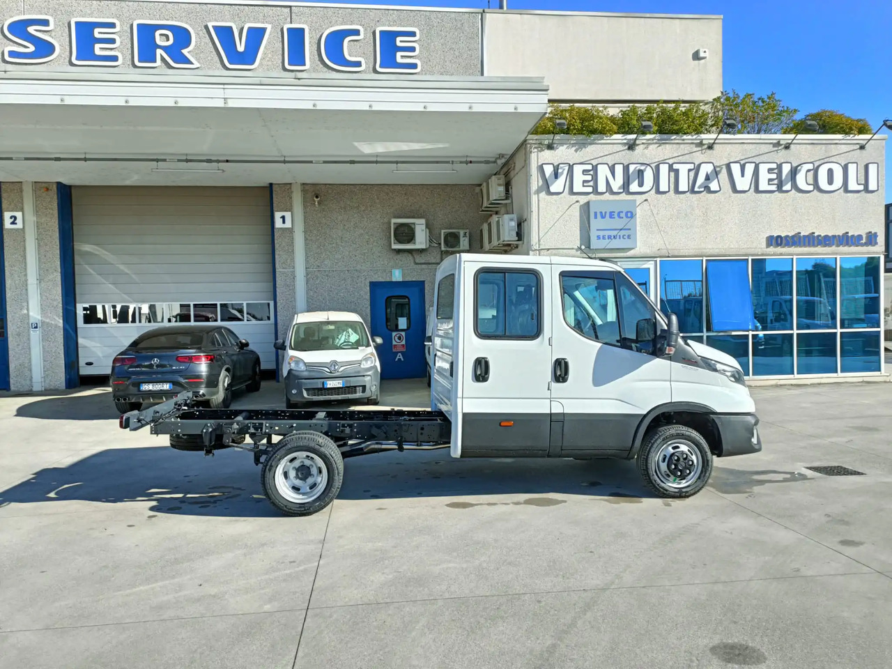 IVECO DAILY 35C16 DOPPIA CABINA 7 POSTI - Furgone: foto 4 IVECO DAILY 35C16 DOPPIA CABINA 7 POSTI - Furgone: foto 4