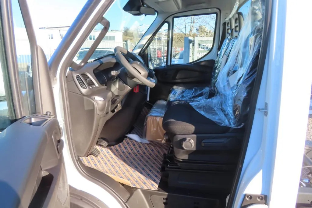 IVECO DAILY 72C18 - Furgone: foto 4 IVECO DAILY 72C18 - Furgone: foto 4