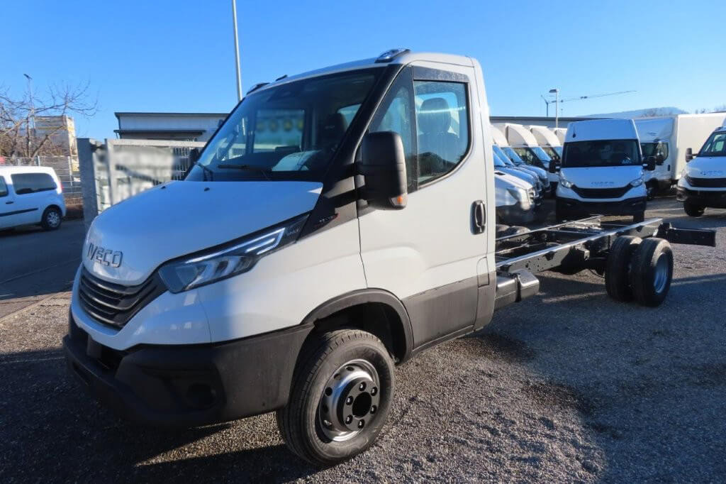 IVECO DAILY 72C18 - Furgone: foto 1 IVECO DAILY 72C18 - Furgone: foto 1