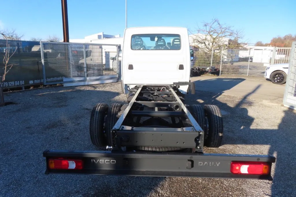 IVECO DAILY 72C18 - Furgone: foto 2 IVECO DAILY 72C18 - Furgone: foto 2