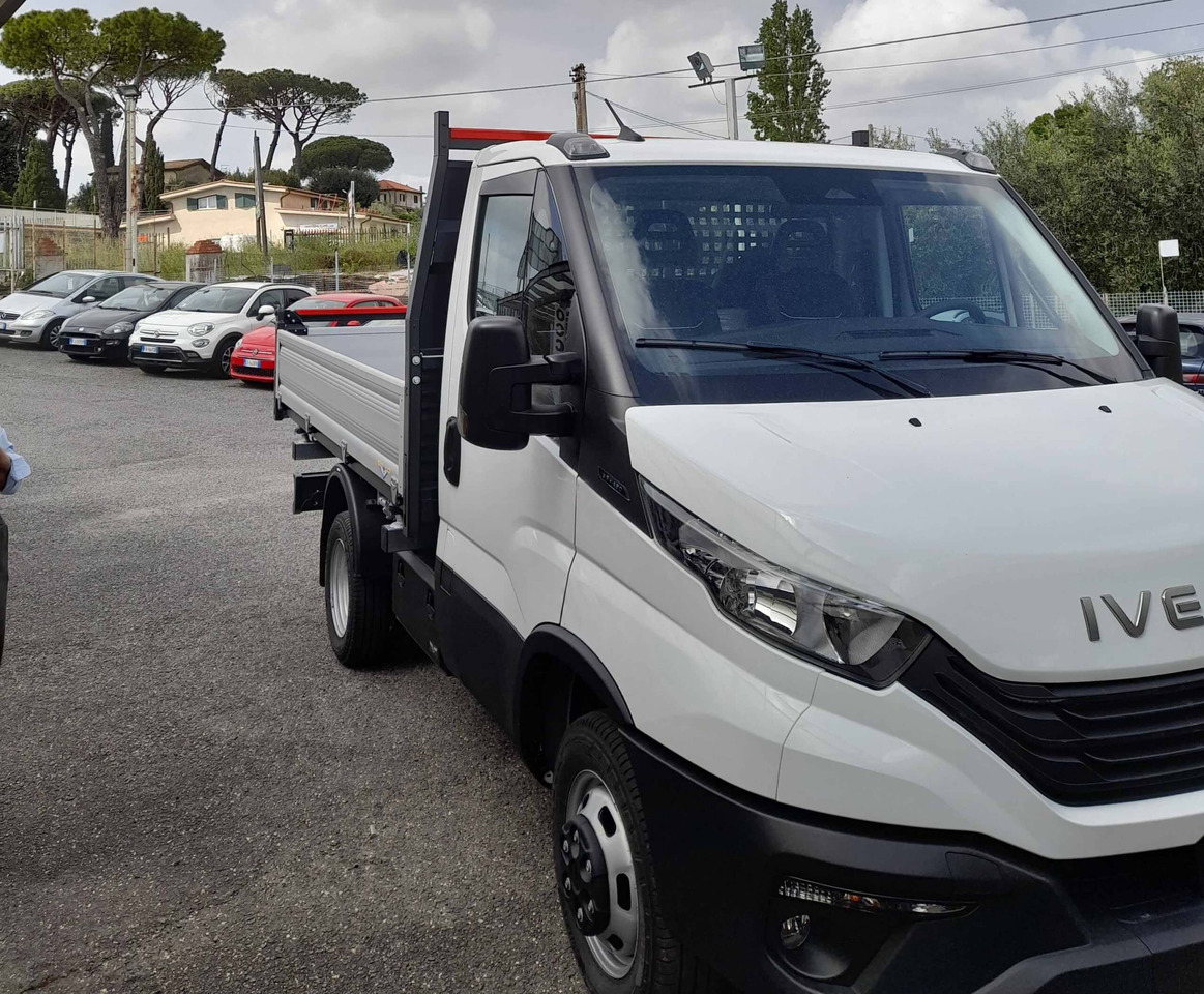 IVECO DAILY 35C12 2.3 RIBALTABILE 2025 NUOVO - Furgone ribaltabile: foto 2 IVECO DAILY 35C12 2.3 RIBALTABILE 2025 NUOVO - Furgone ribaltabile: foto 2
