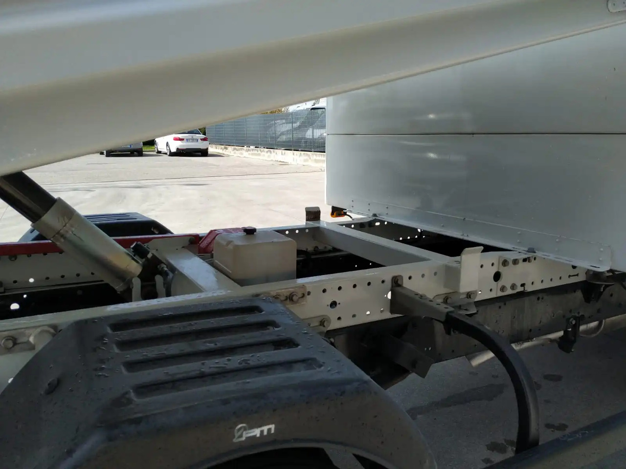 Furgone ribaltabile IVECO DAILY 35C16 6 POSTI 3000 CC: foto 17