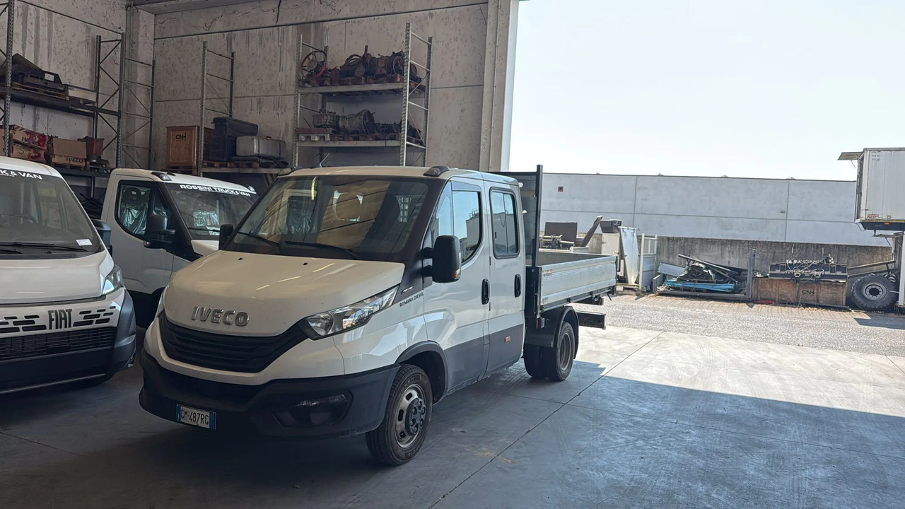 IVECO DAILY 35C16 DOPPIA CABINA RIBALTABILE TRILATERALE 3.0 - Furgone ribaltabile: foto 1 IVECO DAILY 35C16 DOPPIA CABINA RIBALTABILE TRILATERALE 3.0 - Furgone ribaltabile: foto 1