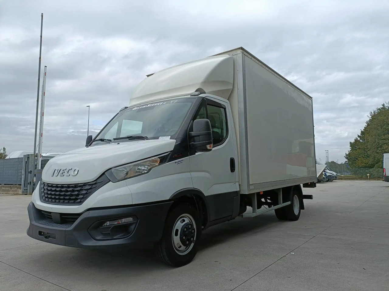 IVECO DAILY 35C16 - Furgone box: foto 3 IVECO DAILY 35C16 - Furgone box: foto 3