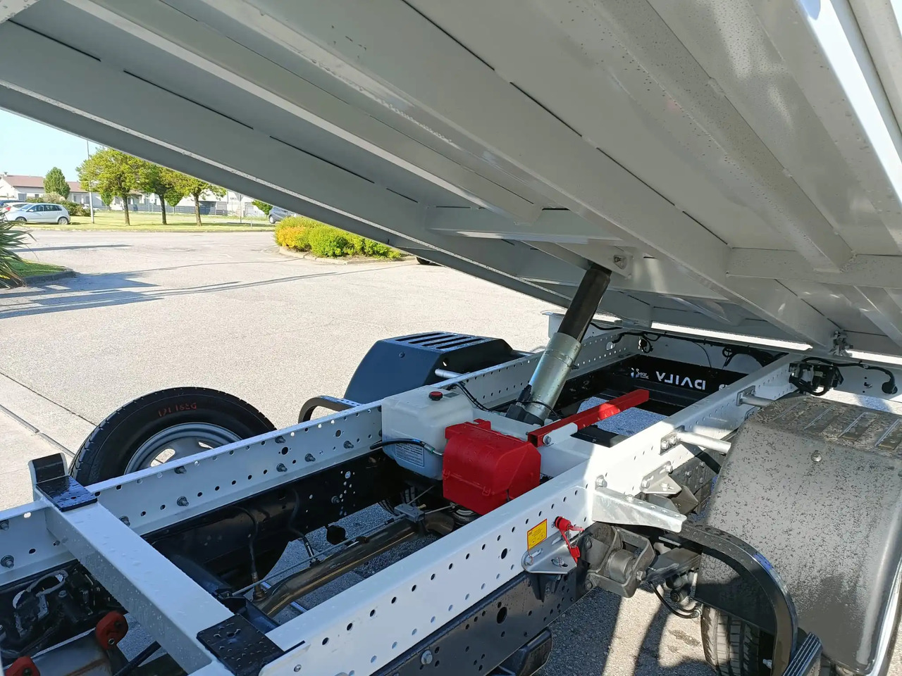 IVECO DAILY 35C16 NUOVO 3.0 cc MOD: 2025 RIBALTABILE - Furgone ribaltabile: foto 4 IVECO DAILY 35C16 NUOVO 3.0 cc MOD: 2025 RIBALTABILE - Furgone ribaltabile: foto 4