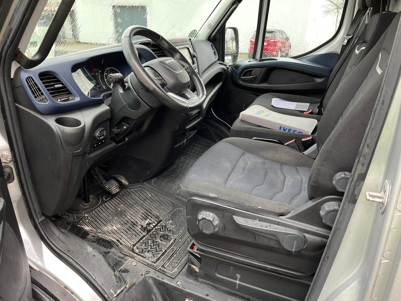 IVECO DAILY 35C18P FURGONE STANDARD - Furgone chiuso: foto 4 IVECO DAILY 35C18P FURGONE STANDARD - Furgone chiuso: foto 4