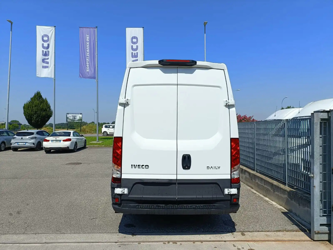 IVECO DAILY 35S14 L2H2 CNG METANO KM 0 - Furgone chiuso: foto 3 IVECO DAILY 35S14 L2H2 CNG METANO KM 0 - Furgone chiuso: foto 3