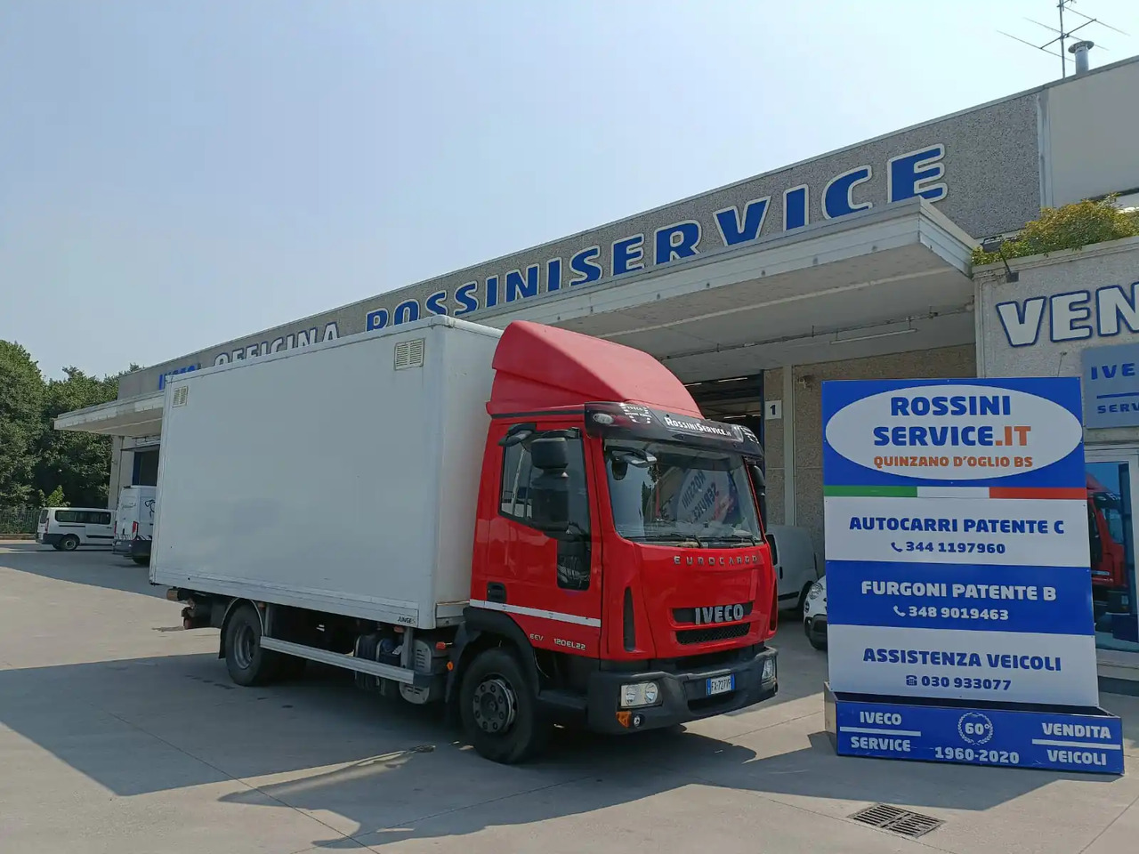 IVECO EUROCARGO 120EL22 - Autocarro furgonato: foto 1 IVECO EUROCARGO 120EL22 - Autocarro furgonato: foto 1